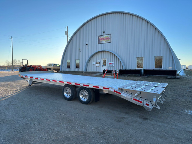 2024 EBY 102" x 24'6" Aluminum Deckover 16K Tradesman in Cargo & Utility Trailers in Regina - Image 4