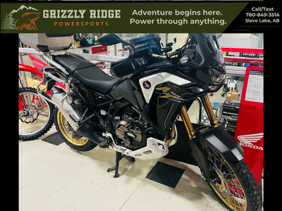 Full accessorized with Genuine Honda Accessories, full hard aluminum panniers and top box, with inte...