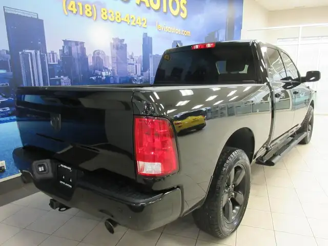 RAM 1500 CLASSIC 2022 SLT V8 5.7L HEMI 4X4 CREW-CAB BOITE 6'4" T in Cars & Trucks in Lévis - Image 8