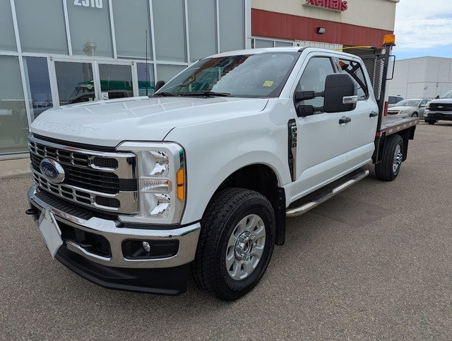 2023 Ford Super Duty F-350 SRW XLT 4WD Crew Cab 8FT Deck, Backup in Cars & Trucks in Saskatoon