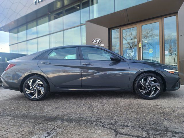 2025 Hyundai ELANTRA HYBRID Luxury in Cars & Trucks in Calgary - Image 3