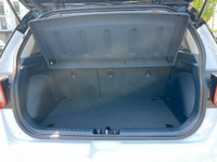 This 2021 Hyundai Venue has a White exterior and Black seats with seating for 5. Equipped with a1.6... (image 5)