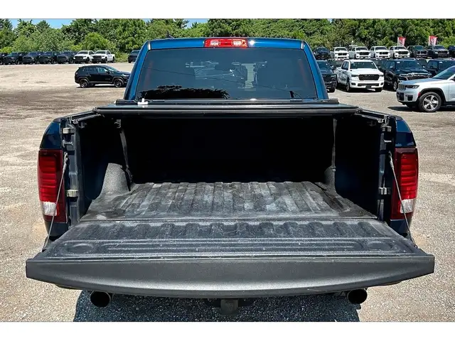 2022 Ram 1500 Classic Warlock Crew V8 | All Terrain Pkg | Alpine in Cars & Trucks in Mississauga / Peel Region - Image 29