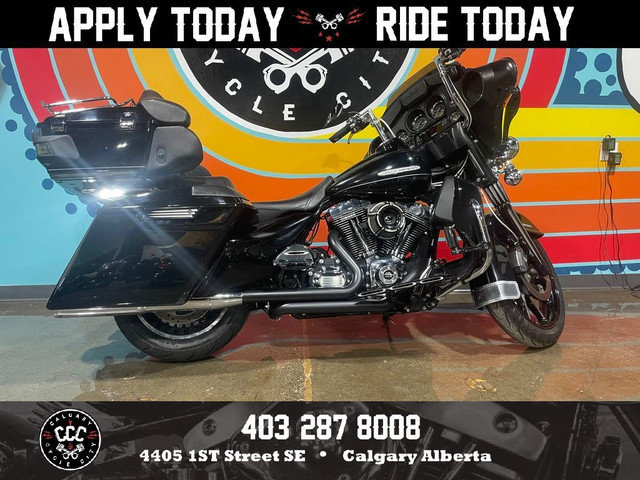  2013 Harley-Davidson Electra Glide Ultra Limited in Street, Cruisers & Choppers in Calgary