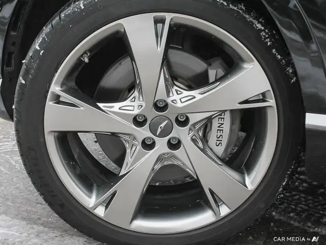 2024 Genesis GV80 3.5T Prestige 7P panoramic Sunroof | Alloy... in Cars & Trucks in London - Image 7