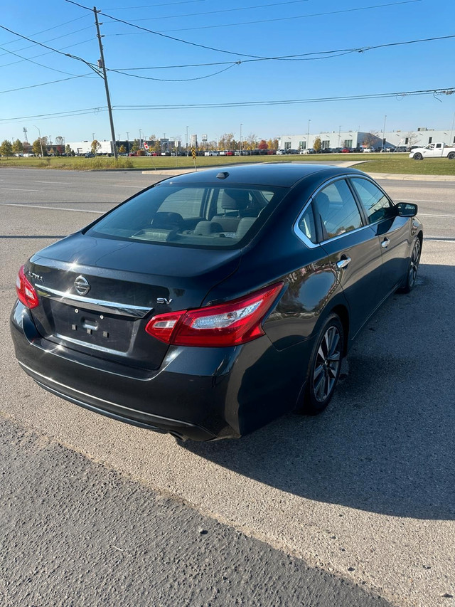 2016 Nissan Altima in Cars & Trucks in London - Image 4