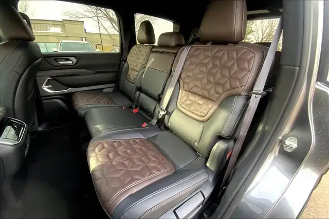 2025 Nissan Armada PLATINUM RESERVE in Cars & Trucks in Strathcona County - Image 11