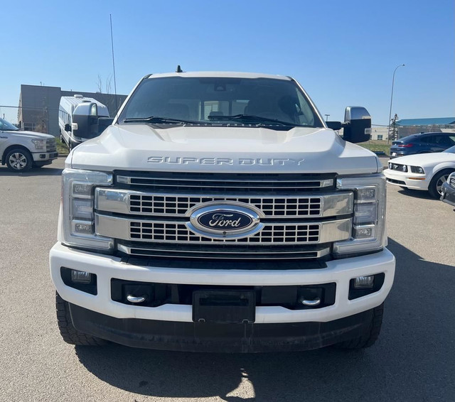  2019 Ford F-350 Super Duty 6.7L POWER STROKE TURBO DIESEL in Cars & Trucks in Calgary - Image 2