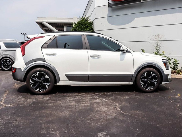 2024 Kia Niro EV Wave Demo | Sunroof | Push Start | Carplay | GP in Cars & Trucks in Oakville / Halton Region - Image 3