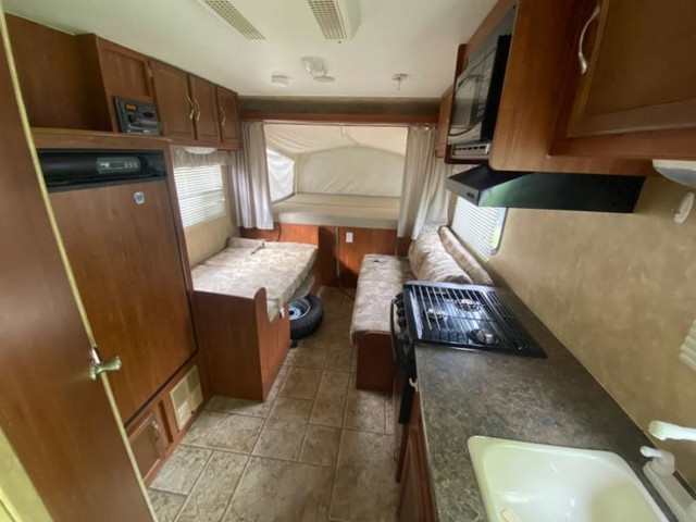 2010 Jayco Jay Feather Ex-Port 17Z in Travel Trailers & Campers in Ottawa - Image 4