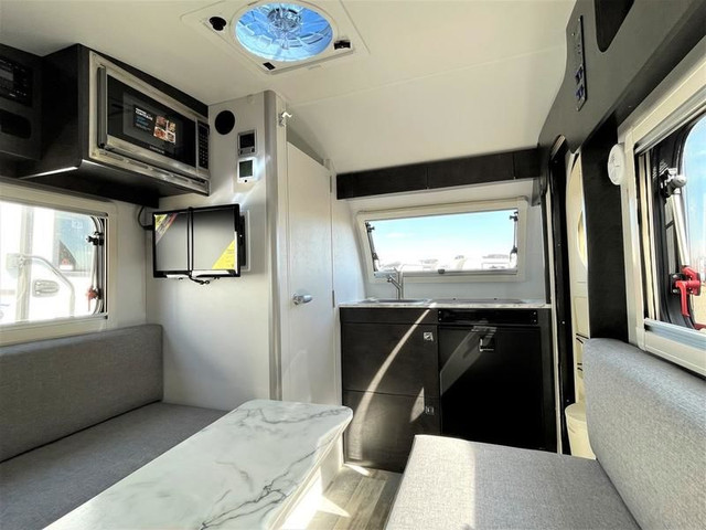 2023 nuCamp TAB 320 S in Travel Trailers & Campers in Strathcona County - Image 4