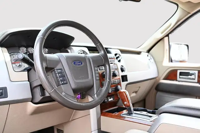 2010 Ford F-150 LARIAT + SUPERCREW + 4 X 4 + 81312 KM LARIAT SUP in Cars & Trucks in Longueuil / South Shore - Image 15