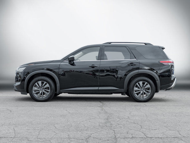 2024 Nissan Pathfinder SV | Heated Seats | Clean Carfax | 8 in Cars & Trucks in Hamilton - Image 3