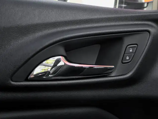 2025 Chevrolet Trax ACTIV in Cars & Trucks in Edmonton - Image 17