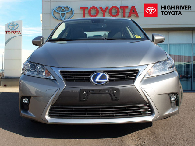 Lexus Ct 200h Base 2017 in Cars & Trucks in Calgary - Image 3