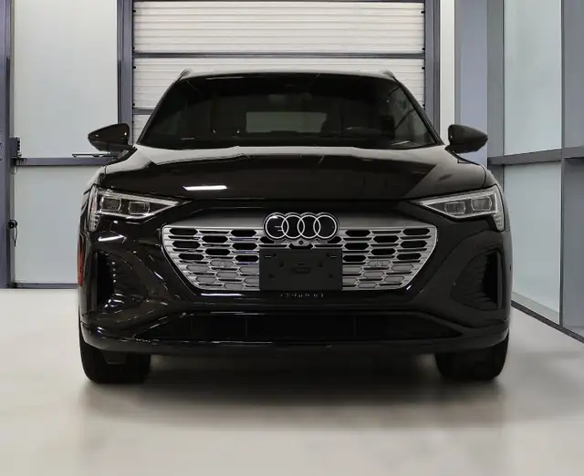 2024 Audi Q8 e-tron Sportback Tech pack / 20'' / Carplay / Quatt in Cars & Trucks in Longueuil / South Shore - Image 5