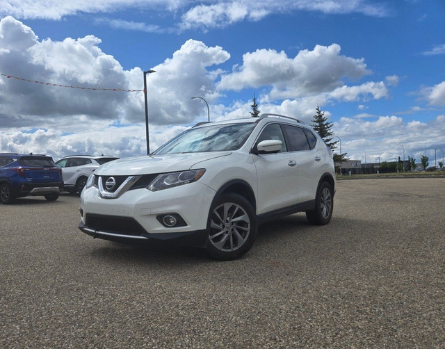 2015 Nissan Rogue in Cars & Trucks in Grande Prairie