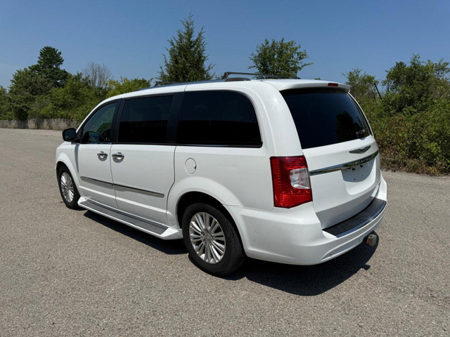 2014 Chrysler Town & Country LIMITED | CLEAN CARFAX | TAN INTERI in Cars & Trucks in Oshawa / Durham Region - Image 4