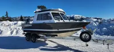 2025 KingFisher 2025 Escape HT coming mid JuneBlue and white colour load up nice, Mercury or Yamaha...