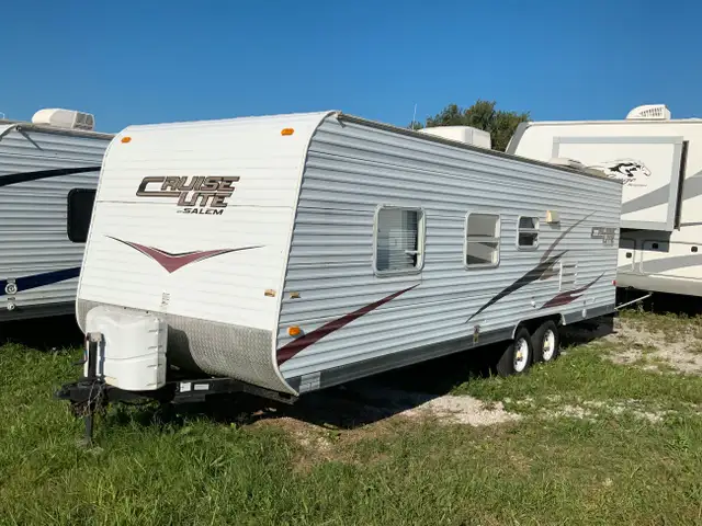 2010 SALEM Cruise Lite 26BHX in Travel Trailers & Campers in Barrie - Image 3