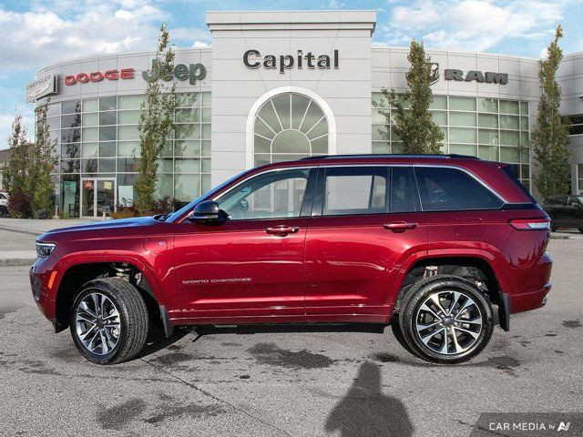 2023 Jeep Grand Cherokee 4xe Overland | Rear Seat Video Group in Cars & Trucks in Edmonton - Image 2