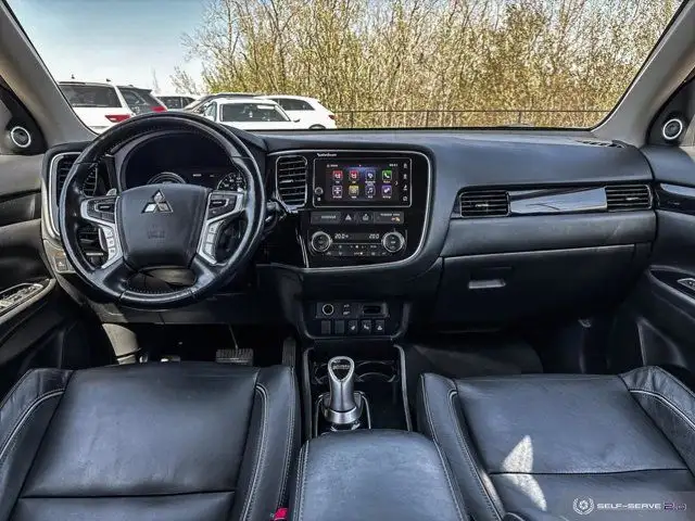 2018 Mitsubishi Outlander PHEV GT | LEATHER SEATS | SUNROOF in Cars & Trucks in Strathcona County - Image 12