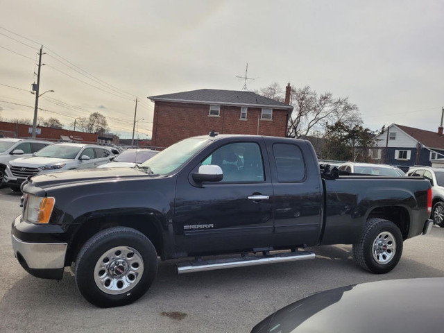 2013 GMC Sierra 1500 2WD Ext Cab 143.5" SL in Cars & Trucks in St. Catharines - Image 2