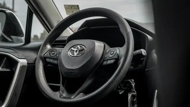 2023 Toyota RAV4 LE AWD | Heated Seats | Lane Keeping | CarPlay in Cars & Trucks in Guelph - Image 16