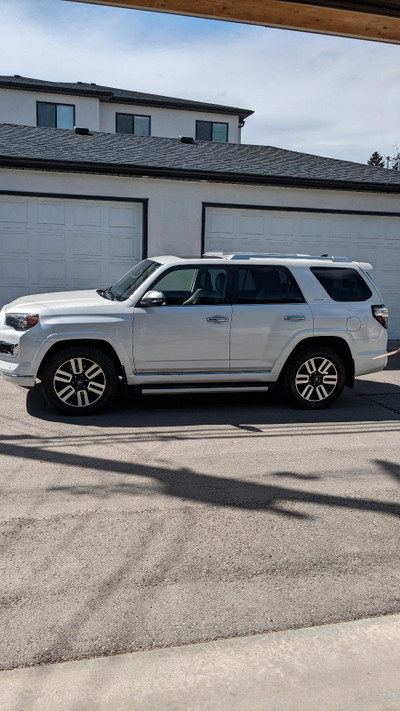 2019 Toyota 4-Runner Limited - 7 Passenger