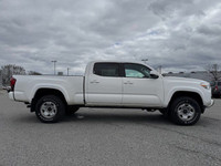 This 2022 Toyota Tacoma Crew Cab Pickup is built for adventure and practicality. Its four-wheel driv... (image 7)