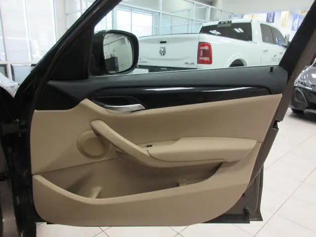 BMW X1 2012 X-DRIVE 28i JAMAIS ACCIDENTE 110 100 KM TRES PROPRE in Cars & Trucks in Lévis - Image 12