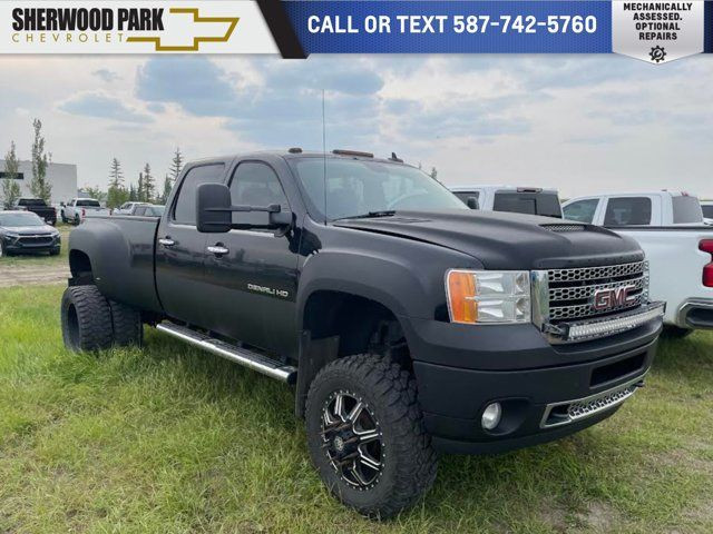 2014 GMC Sierra 3500HD Denali 6.6L in Cars & Trucks in Strathcona County