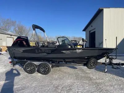 2025 Lund 2075 Pro-V Sport The Lund 2075 Pro V professional fishing boat is engineered to deliver. S...
