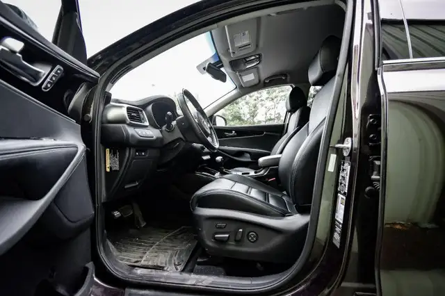2018 Kia Sorento EX V6 • HEATED LEATHER • PREM. AUDIO • CP/AA dans Autos et camions dans Kingston - Image 31