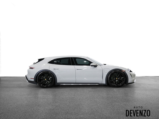 2023 Porsche Taycan Cross Turismo Technology / Premium / Night V in Cars & Trucks in Laval / North Shore - Image 3