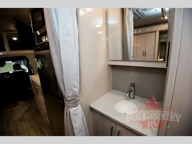 2025 Renegade Vienna 25FWS in RVs & Motorhomes in Ottawa - Image 16