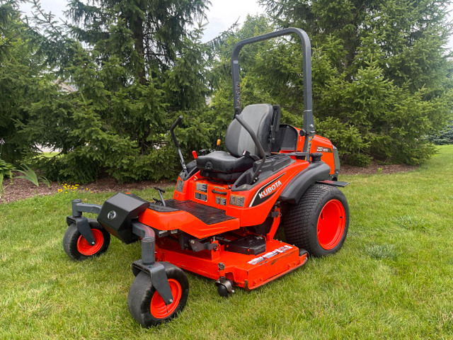 Kubota ZD 1511LF Zero turn in Heavy Equipment in Markham / York Region - Image 2