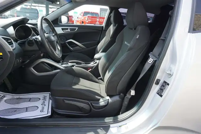 2017 Hyundai Veloster in Cars & Trucks in Oakville / Halton Region - Image 15