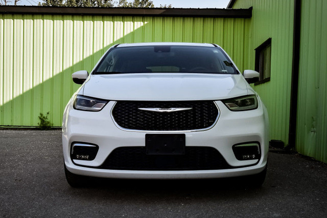 2023 Chrysler Pacifica Touring L AWD • HEATED SEATS/STEERING in Cars & Trucks in Ottawa - Image 4