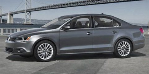 2013 Volkswagen Jetta Sedan 2.0L in Cars & Trucks in Calgary