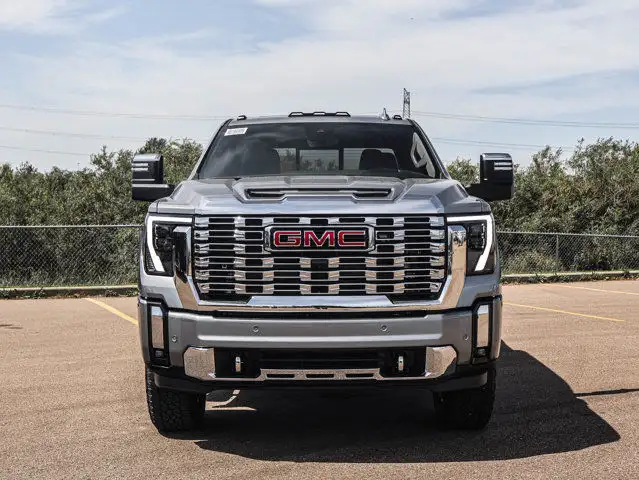 2025 GMC Sierra 3500HD Denali dans Autos et camions dans Comté de Strathcona - Image 4