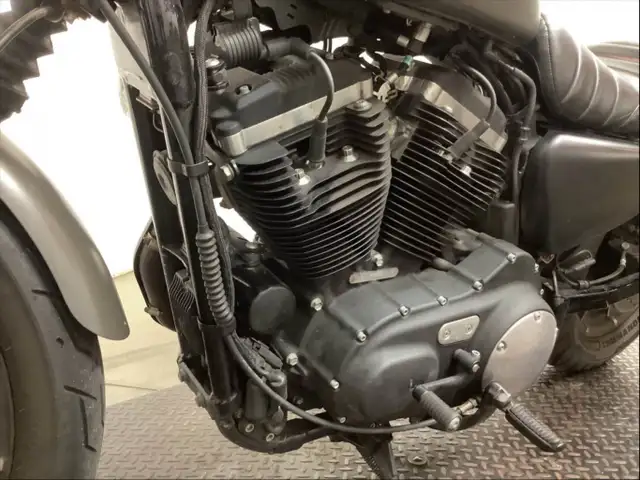 2018 Harley-Davidson Sportster XL883N Iron in Street, Cruisers & Choppers in City of Toronto - Image 11