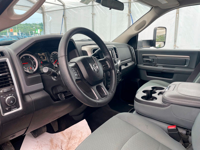 2017 Ram 2500 SLT CREW 4X4 *DIESEL* BLACK PKG *FREIN REMORQ* USB in Cars & Trucks in Laurentides - Image 3