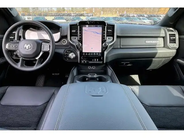 2025 Ram 1500 SPORT CREW Nav Surround Camera Pano Roof dans Autos et camions dans Région de Mississauga/Peel - Image 6