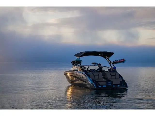 2025 Yamaha 255XD in Powerboats & Motorboats in Québec City - Image 20