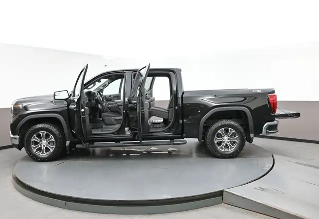 2023 GMC Sierra 1500 X31 OFFROAD 17" Steel Wheels, Pro Safety Su in Cars & Trucks in City of Halifax - Image 44