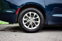 This 2023 Chrysler Pacifica is for sale today. This van has 113,422 kms. It's blue in colour . It ha... (image 5)