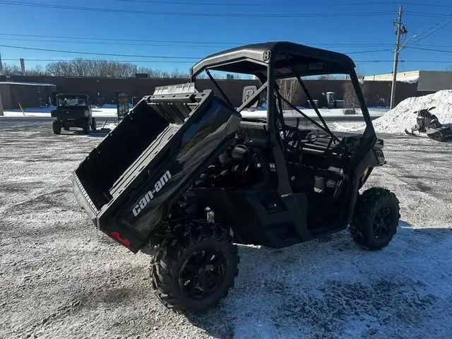 2025 CANAM DEFENDER XT HD10 BLACK!! FINANCE @ 125 B/W! in ATVs in Strathcona County - Image 9
