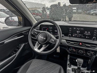 This Kia Seltos boasts a Regular Unleaded I-4 2.0 L/122 engine powering this Variable transmission.... (image 8)