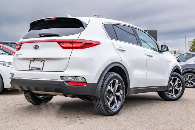 2021 Kia Sportage LX LX AWD | HEATED SEATS | APPLE CARPLAY in Cars & Trucks in Edmonton - Image 2